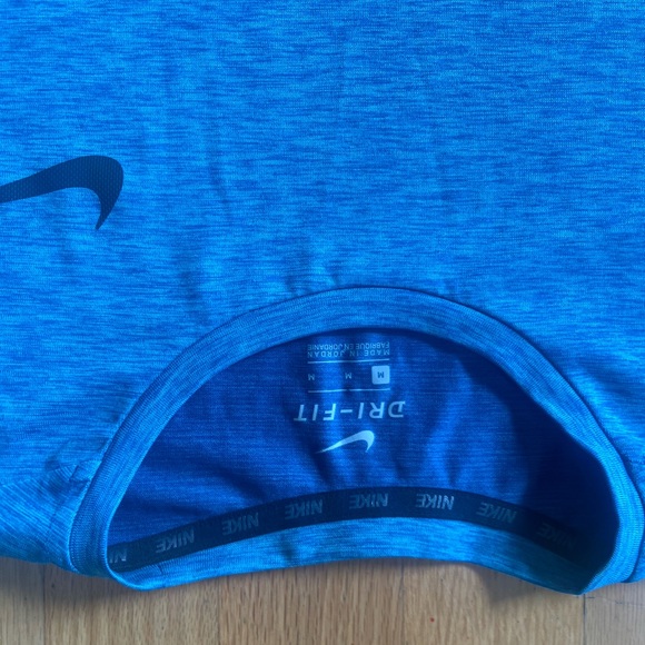 Nike Dri Fit Gym Shirt - Medium - Picture 3 of 6